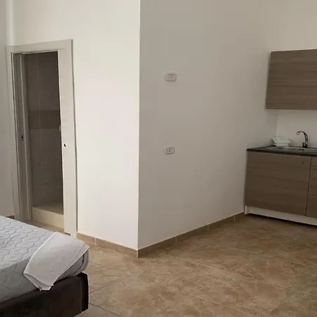 Miris Fast And Comfortable With Self Check In 8 Minutes Walk Near Airport Naples