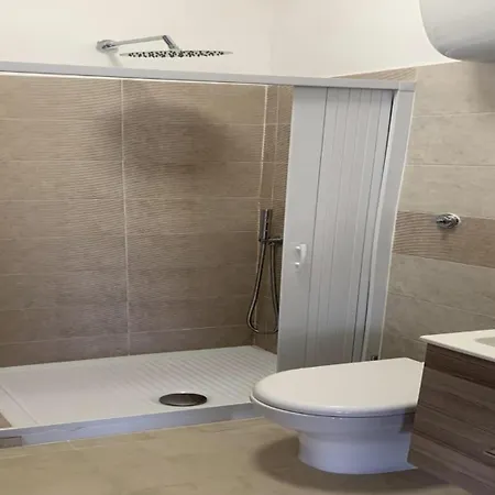 Affittacamere Miris Fast And Comfortable With Self Check In 8 Minutes Walk Near Airport