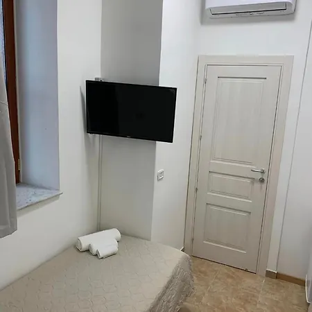 Miris Fast And Comfortable With Self Check In 8 Minutes Walk Near Airport
