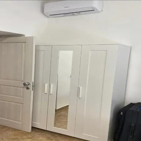 Miris Fast And Comfortable With Self Check In 8 Minutes Walk Near Airport