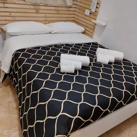 Miris Fast And Comfortable With Self Check In 8 Minutes Walk Near Airport 4* 那不勒斯