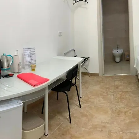 招待所 Miris Fast And Comfortable With Self Check In 8 Minutes Walk Near Airport 那不勒斯